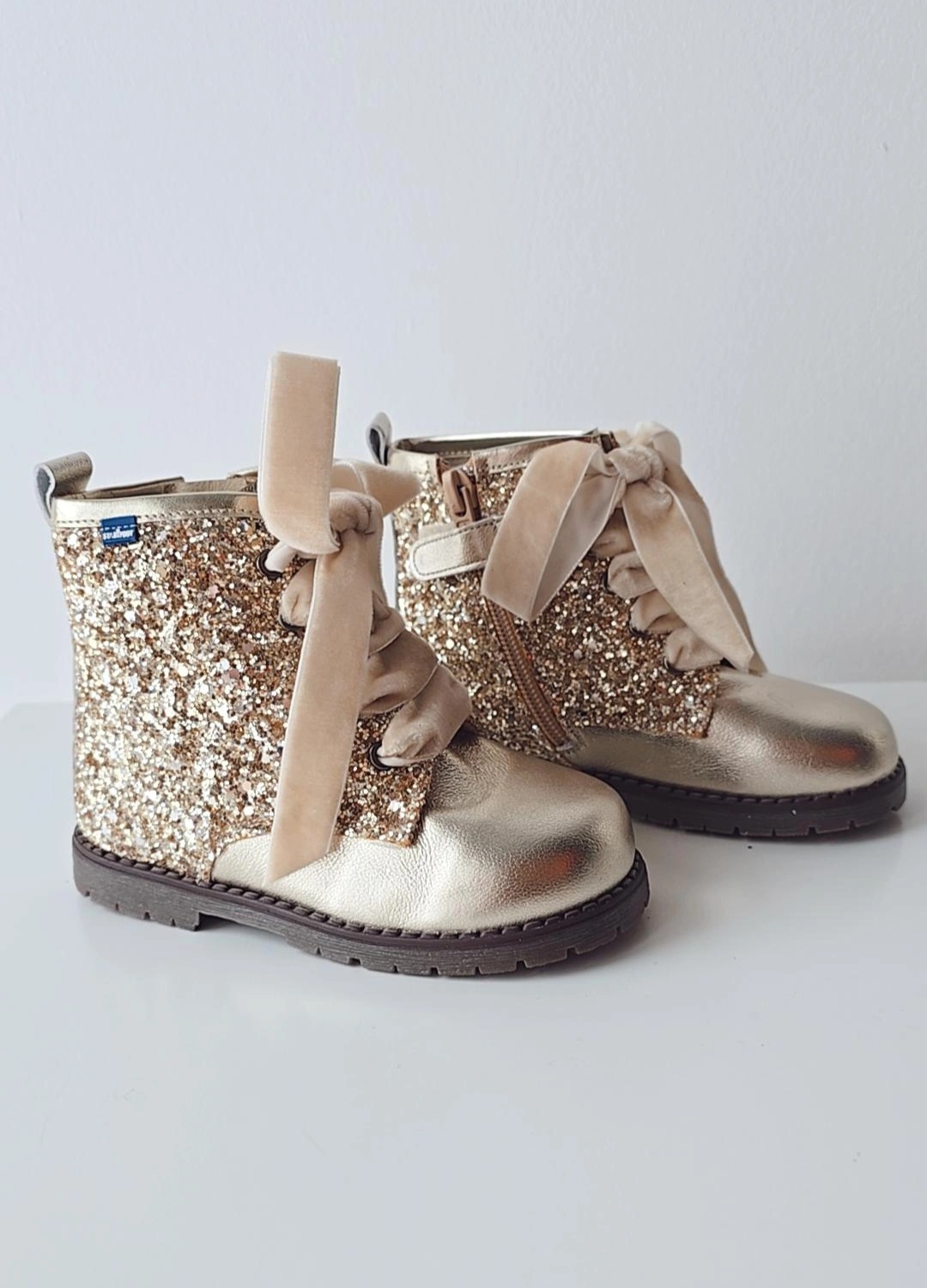 SCHOENTJES & SANDAALTJES 